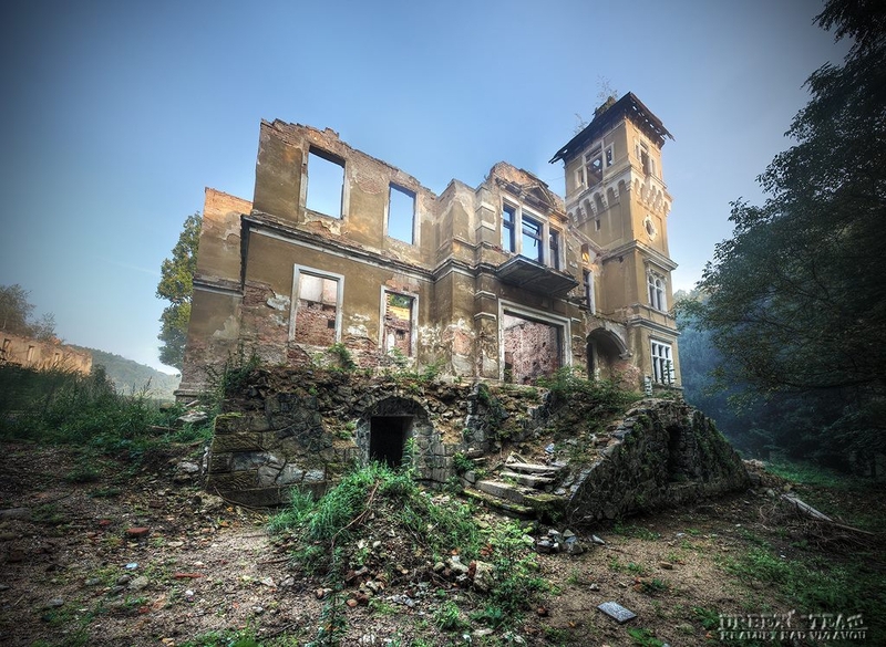 Hybridní fotovoltaika s citem a rozumem pro zámeček Skrytín